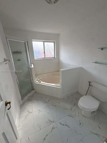 11614 NW 51st Ln, Doral, FL 33178