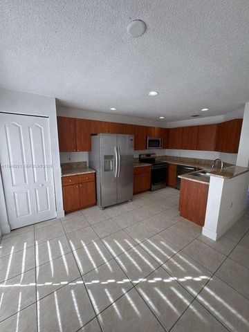 11614 NW 51st Ln, Doral, FL 33178