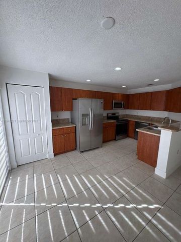 11614 NW 51st Ln, Doral, FL 33178