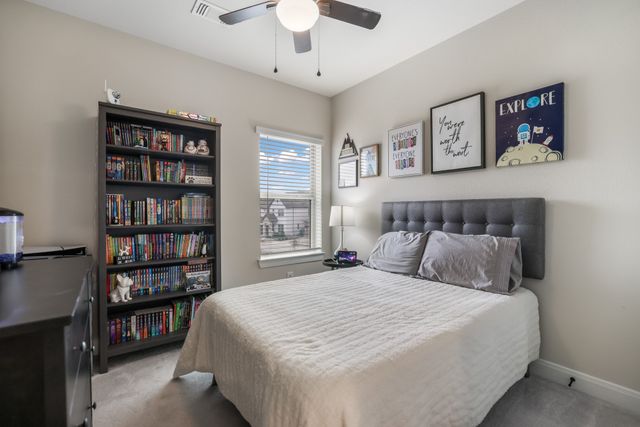 703 Canada Goose Lane, Arlington, TX 76005