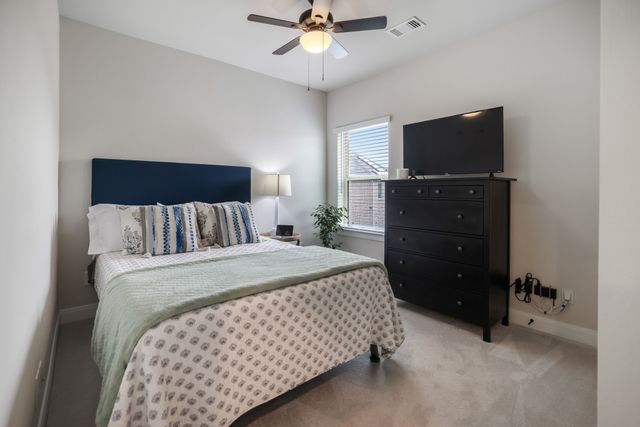 703 Canada Goose Lane, Arlington, TX 76005