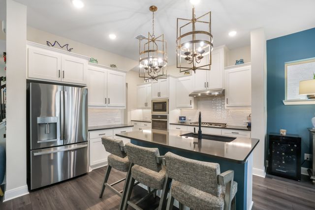 703 Canada Goose Lane, Arlington, TX 76005