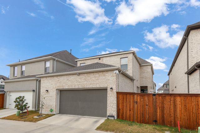703 Canada Goose Lane, Arlington, TX 76005