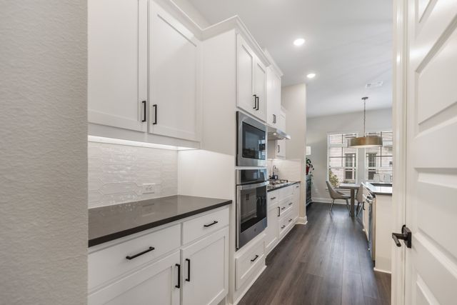 703 Canada Goose Lane, Arlington, TX 76005