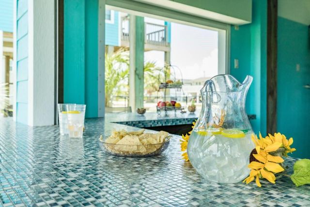 16515 Jolly Roger Road, Jamaica Beach, TX 77554