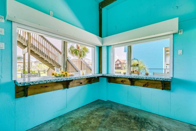 16515 Jolly Roger Road, Jamaica Beach, TX 77554