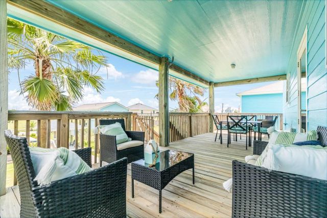 16515 Jolly Roger Road, Jamaica Beach, TX 77554