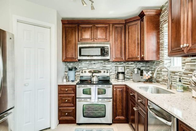16515 Jolly Roger Road, Jamaica Beach, TX 77554