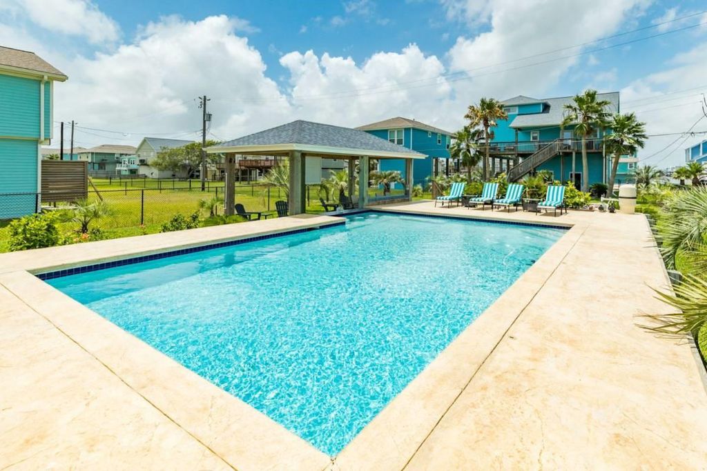 16515 Jolly Roger Road, Jamaica Beach, TX 77554