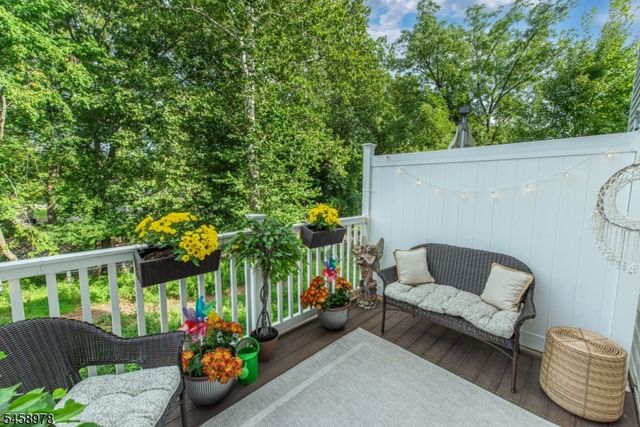 106 Autumn Ct, Little Falls Twp., NJ 07424
