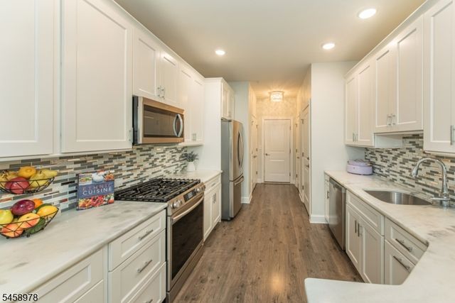 106 Autumn Ct, Little Falls Twp., NJ 07424
