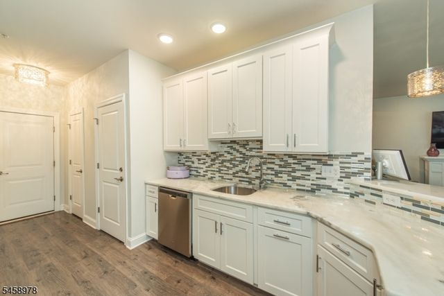 106 Autumn Ct, Little Falls Twp., NJ 07424