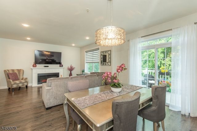 106 Autumn Ct, Little Falls Twp., NJ 07424