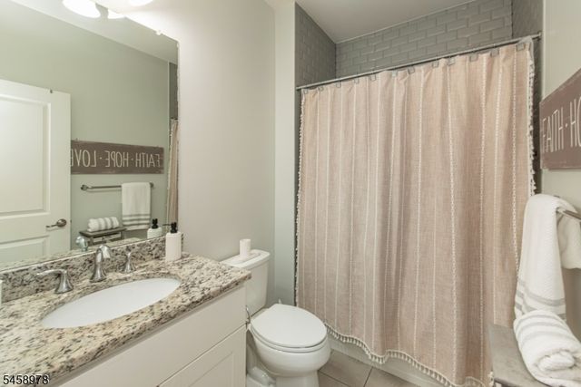 106 Autumn Ct, Little Falls Twp., NJ 07424