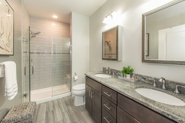 106 Autumn Ct, Little Falls Twp., NJ 07424