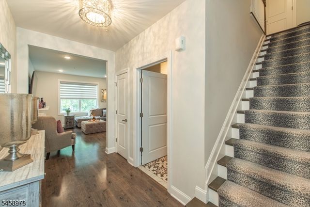 106 Autumn Ct, Little Falls Twp., NJ 07424