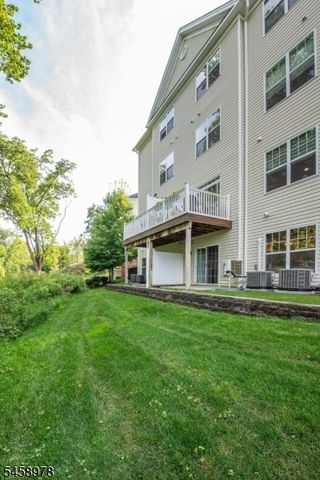 106 Autumn Ct, Little Falls Twp., NJ 07424