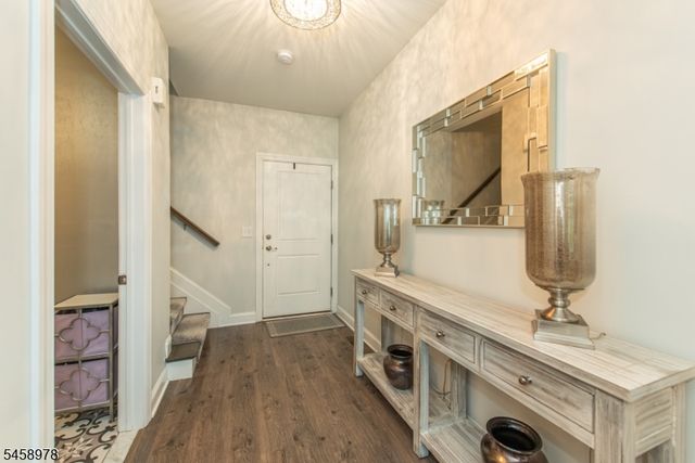 106 Autumn Ct, Little Falls Twp., NJ 07424