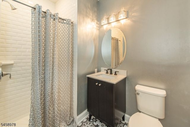 106 Autumn Ct, Little Falls Twp., NJ 07424