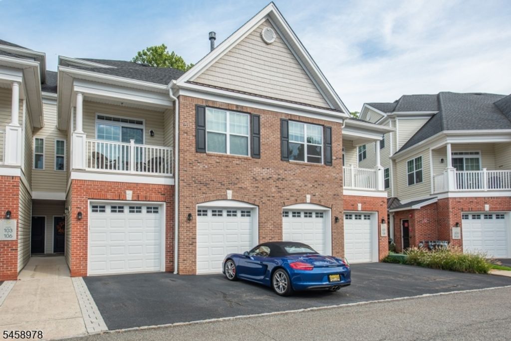 106 Autumn Ct, Little Falls Twp., NJ 07424