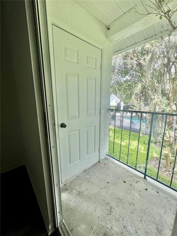 5011 BORDEAUX VILLAGE PLACE 201, Tampa, FL 33617