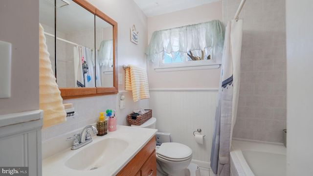 1246 VICTORIA RD, Warminster, PA 18974