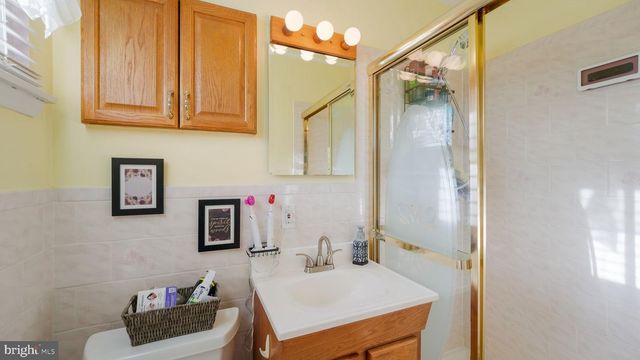 1246 VICTORIA RD, Warminster, PA 18974