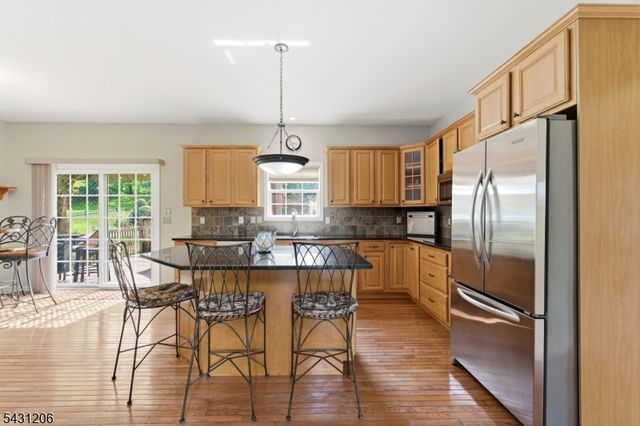 8 Links Ct, Sparta Twp., NJ 07871