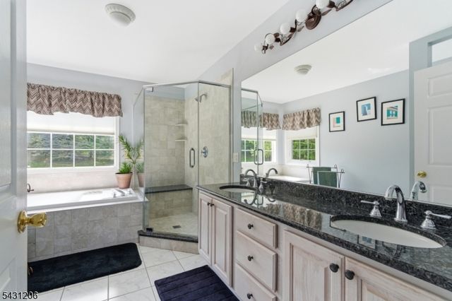 8 Links Ct, Sparta Twp., NJ 07871