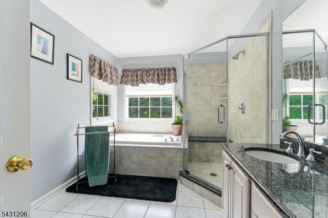 8 Links Ct, Sparta Twp., NJ 07871