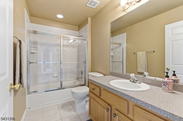 8 Links Ct, Sparta Twp., NJ 07871