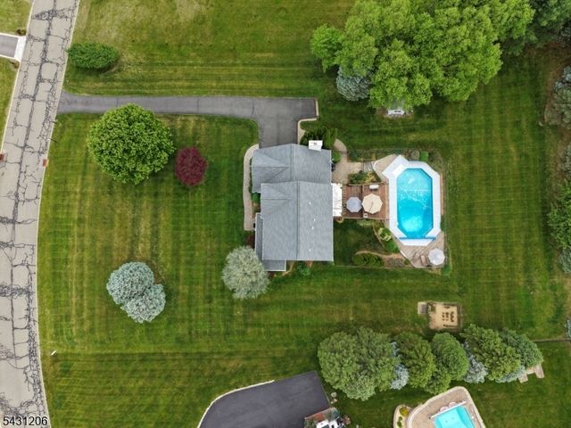 8 Links Ct, Sparta Twp., NJ 07871