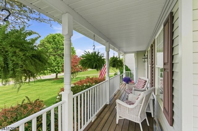 8 Links Ct, Sparta Twp., NJ 07871