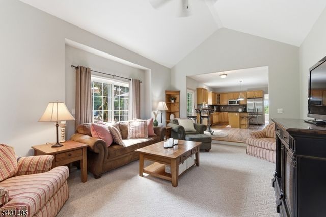 8 Links Ct, Sparta Twp., NJ 07871