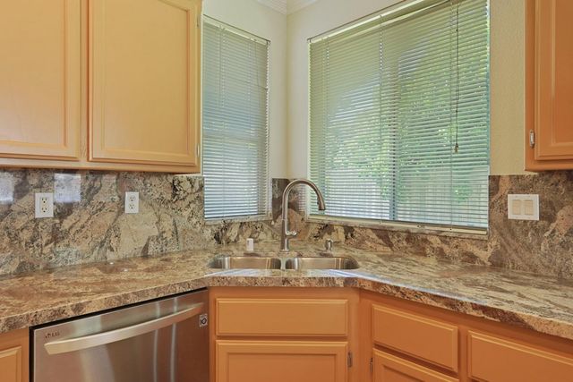 1053 L Aloutte Way, Sacramento, CA 95831