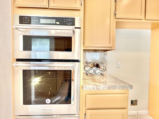 1053 L Aloutte Way, Sacramento, CA 95831