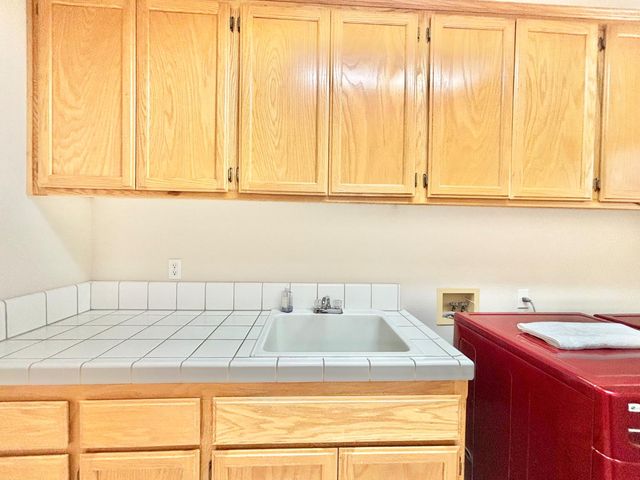 1053 L Aloutte Way, Sacramento, CA 95831