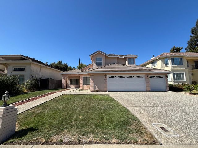 1053 L Aloutte Way, Sacramento, CA 95831