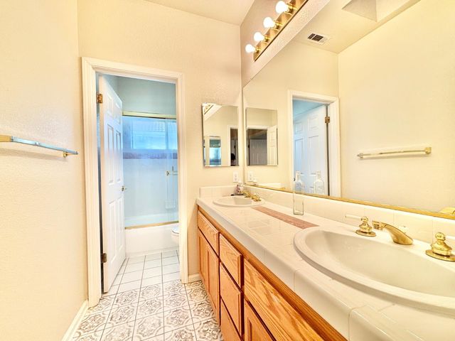 1053 L Aloutte Way, Sacramento, CA 95831
