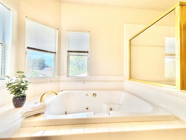 1053 L Aloutte Way, Sacramento, CA 95831