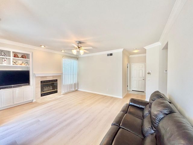 1053 L Aloutte Way, Sacramento, CA 95831
