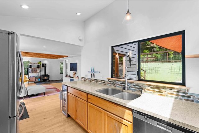 19060 Laurel Drive, Los Gatos, CA 95033