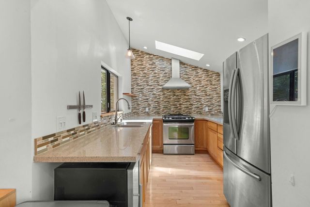 19060 Laurel Drive, Los Gatos, CA 95033