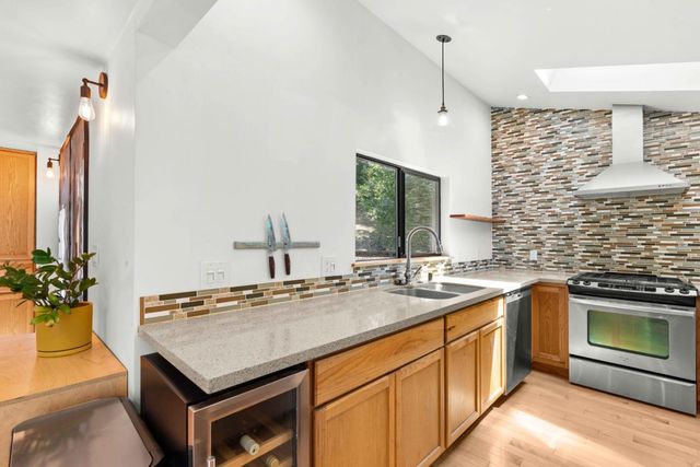 19060 Laurel Drive, Los Gatos, CA 95033