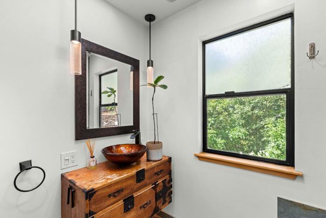 19060 Laurel Drive, Los Gatos, CA 95033