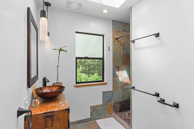 19060 Laurel Drive, Los Gatos, CA 95033