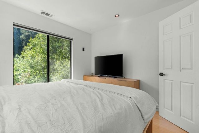 19060 Laurel Drive, Los Gatos, CA 95033