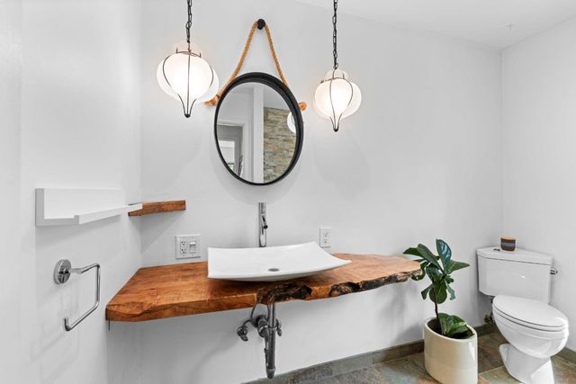 19060 Laurel Drive, Los Gatos, CA 95033