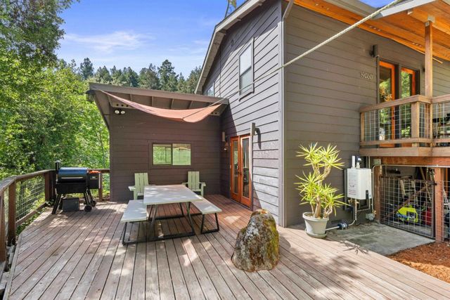 19060 Laurel Drive, Los Gatos, CA 95033