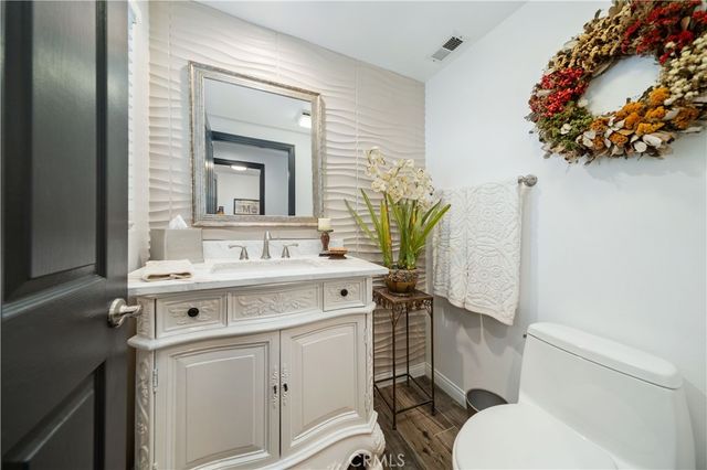 5919 County Oak Road, Woodland Hills, CA 91367